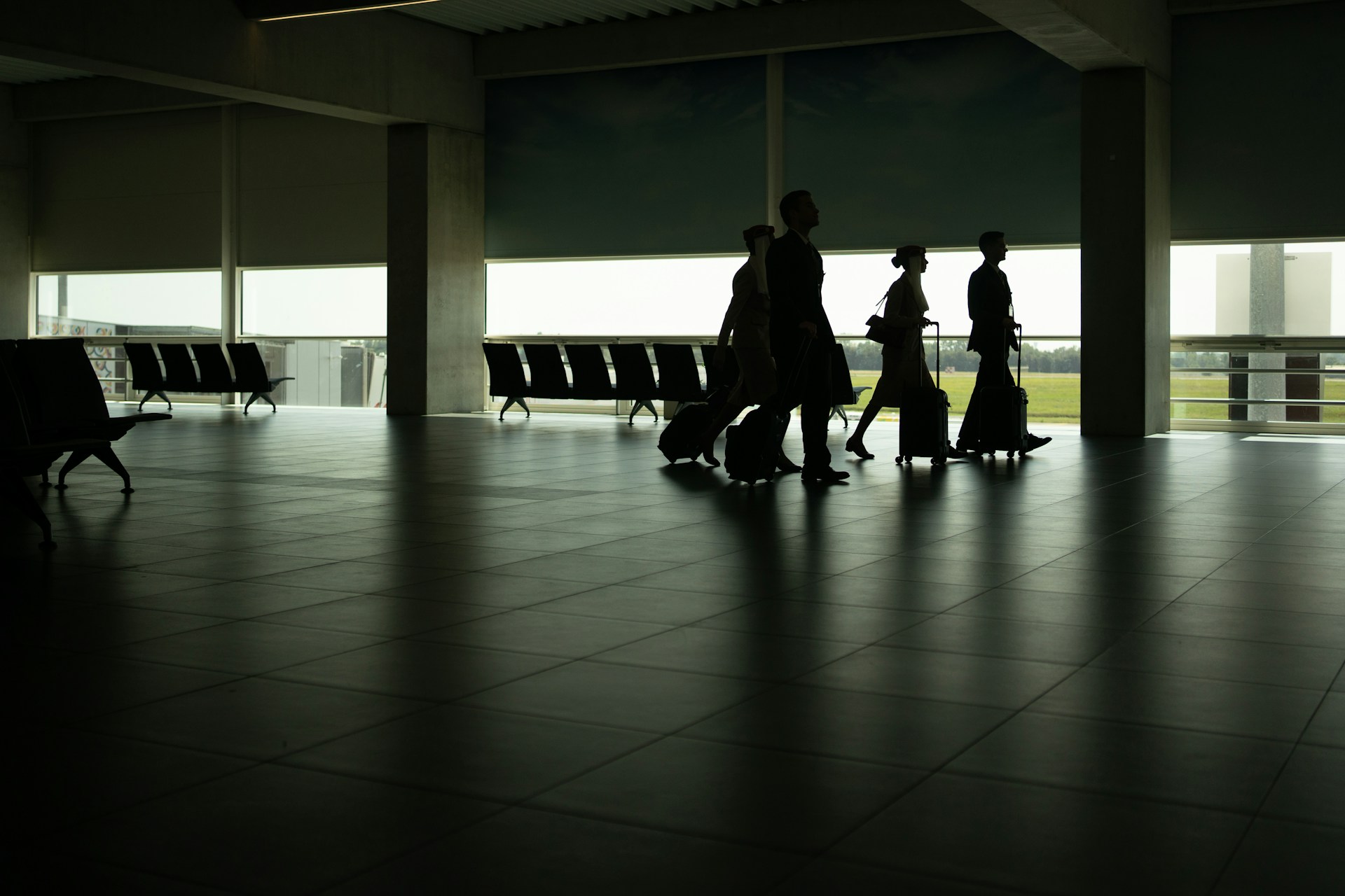 Flight Delays, Diversions & Cancellations: How Professional Chauffeur Teams Re-Sequence Pickups