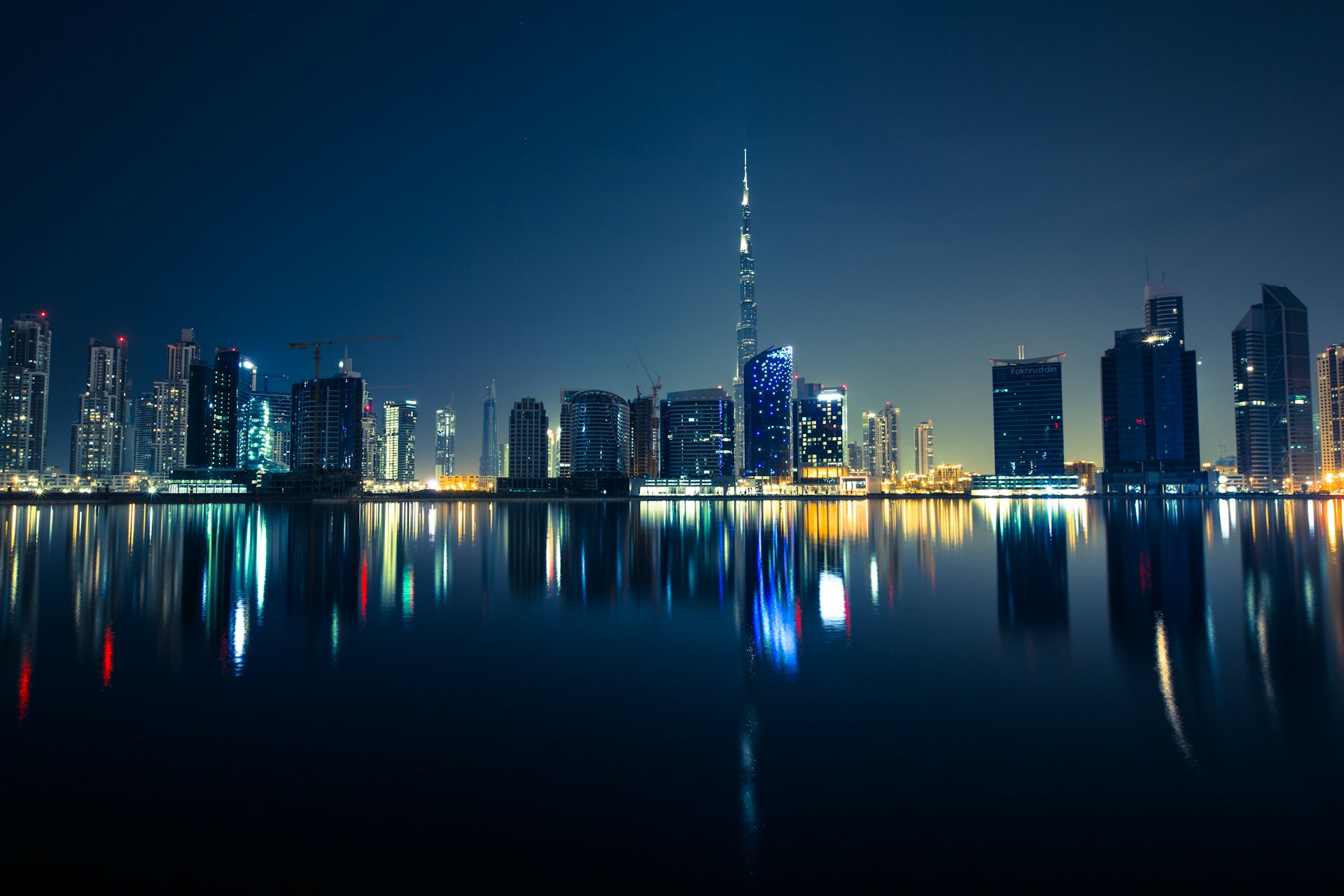 Expo City Dubai Events & MICE Transport: Dedicated Chauffeur vs. Shuttle Guesswork